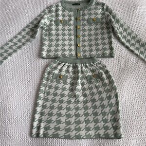 Beautiful set top and skirt